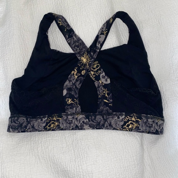 Low-Impact Wireless Mix Media Active Sports Bra - Picture 4 of 5